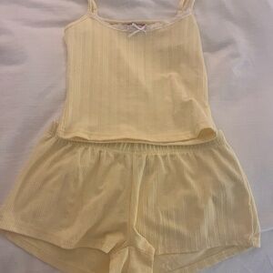 Pajama set never worn